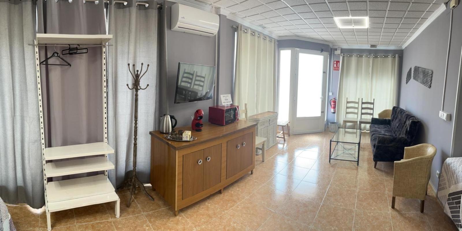 Acogedor Alojamiento Membrilla Bagian luar foto