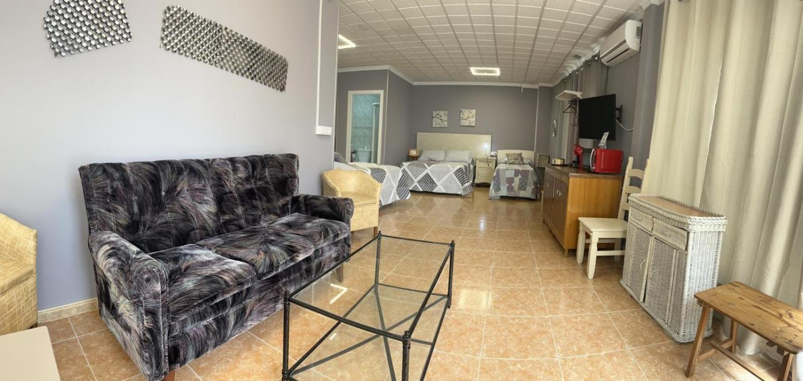 Acogedor Alojamiento Membrilla Bagian luar foto